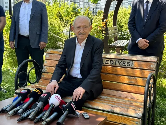 son-dakika-kemal-kilicdaroglu-kurultay-icin-tarih-verdi-ozgur-ozelin-talebine-net-cevap-genel-baskan-kurultayl-1779875021673.jpg SON DAKİKA... Kemal Kılıçdaroğlu kurultay için tarih verdi! Özgür Özel'in talebine net cevap: Genel Başkan kurultayla seçilir
