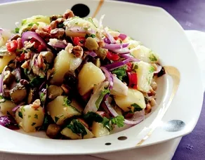 Cevizli Patates Salatası