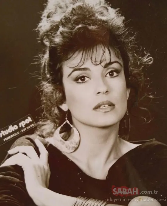 Ayşegül Aldinç güzelliğiyle büyüledi! Kimse 67 yaşında olduğuna inanamadı!