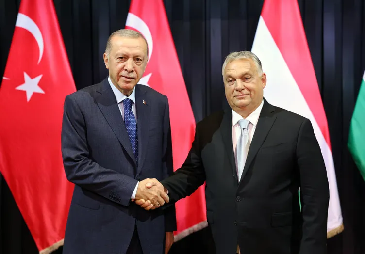 Başkan Erdoğan’dan Macaristan’da peş peşe kritik temaslar: Türkiye’nin AB üyeliği masada