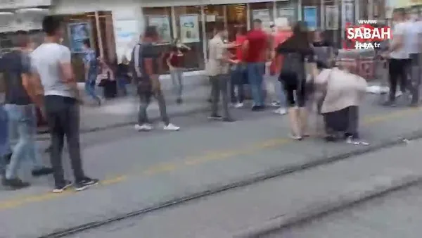 Sokak ortasında kadınların saç saça baş başa kavgası kamerada | Video