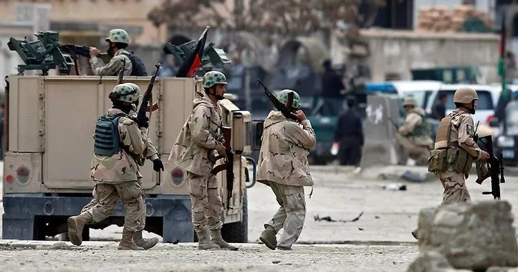Afganistan’da Taliban’dan karakollara saldırı