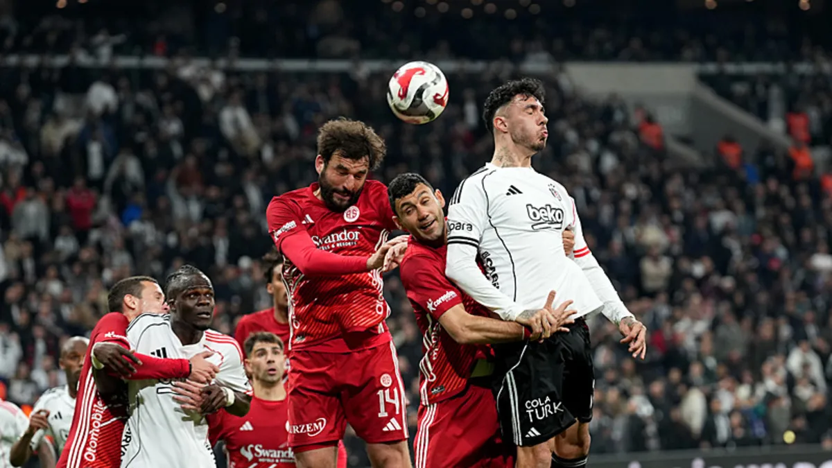 Beşiktaş’a Emirhan Topçu’dan kötü haber!