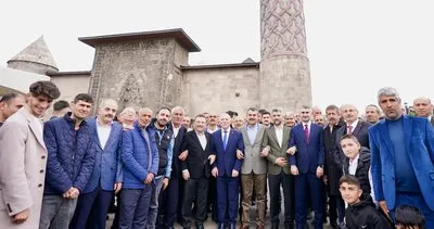 Bakan Tekin, Erzurum’da bayramlaşma programına katıldı