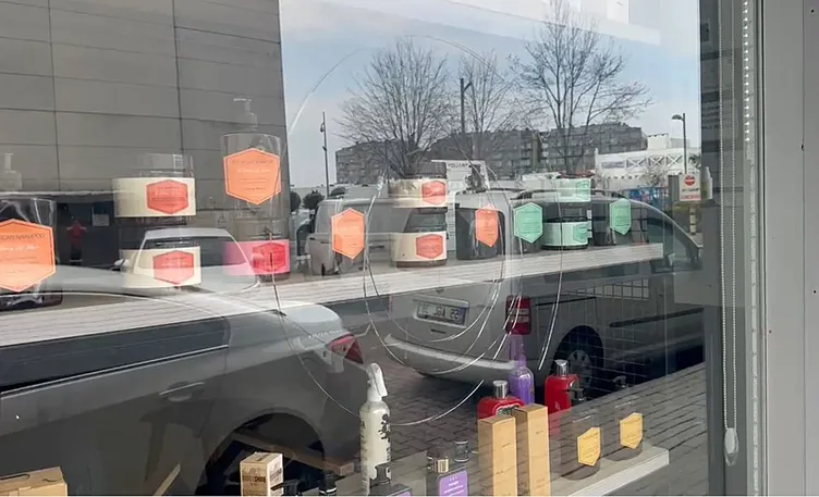 Avcılar’da kuaför dükkanına saldırı: Silah tutukluk yapınca bakın ne yaptı!