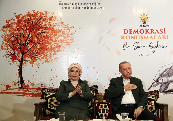 son-dakika-baskan-erdogandan-siirtte-onemli-mesajlar-yeni-programimizla-refahi-yayginlastiracagiz-1638729115421.jpg