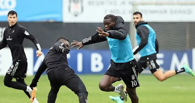 Beşiktaş’ta 4 futbolcu, Fenerbahçe maçında yok! Beşiktaş’ta 4 futbolcu, Fenerbahçe maçında yok!