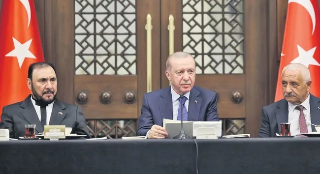 ehlibeyte-hurmet-bu-milletin-mayasidir-1782423138276.jpeg