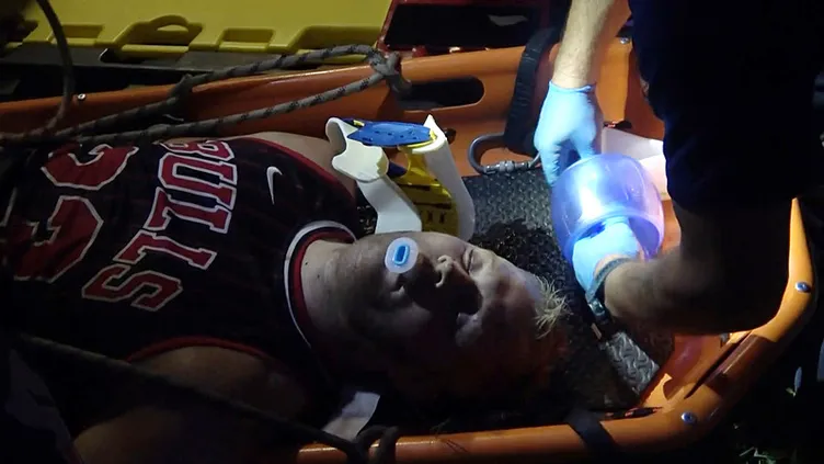 Antalya’da korkunç olay: Manzarayı izleyen turist 30 metreden aşağıya düştü!