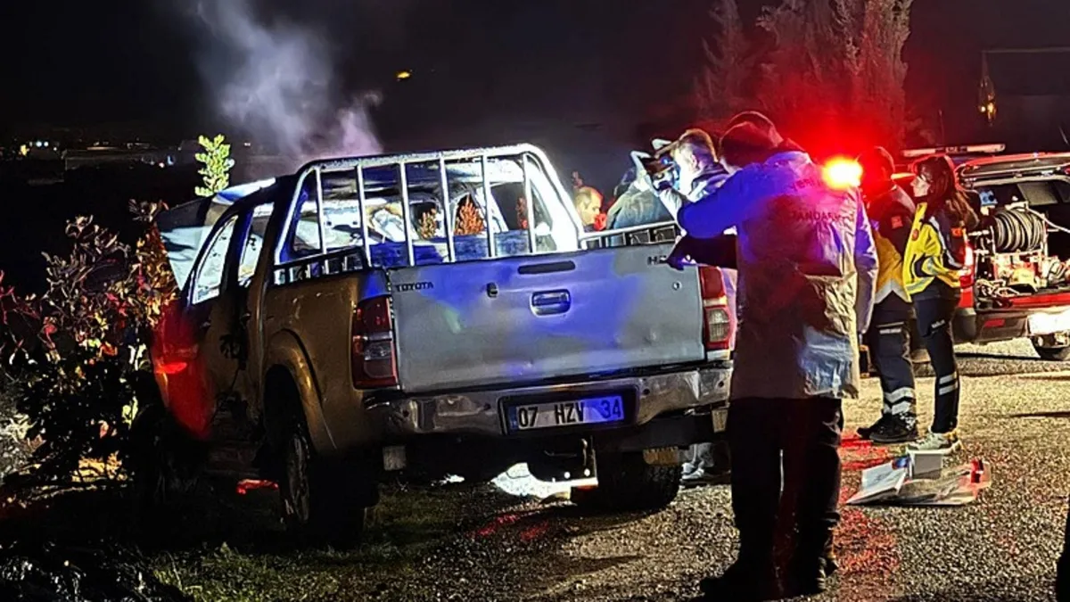 Antalya’da araç içinde yanmış ceset bulundu Antalya’da araç içinde yanmış ceset bulundu