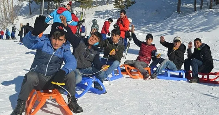 Erzurum’da çocukların kızak keyfi