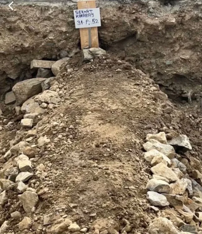 sariyerde-mezarlikta-2-grup-arasinda-catisma-cikmisti-kanli-pusuda-olu-sayisi-2-oldu-1774945546186.jpg