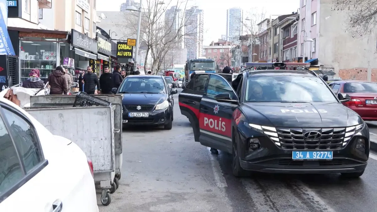İstanbul Ataşehir’de feci olay! Çöp kamyonunun çarptığı kadın hayatını kaybetti İstanbul Ataşehir’de feci olay! Çöp kamyonunun çarptığı kadın hayatını kaybetti