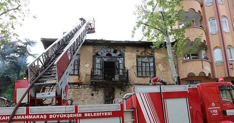 Babasıyla tartışan adam az daha tarihi konağı yakıyordu