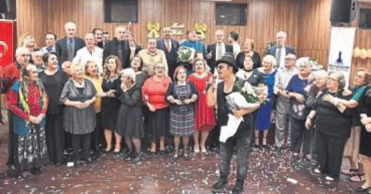 Huzurevinde yılbaşı coşkusu