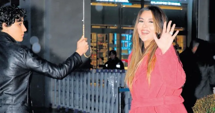 Bornozla geldi terlikle devam etti