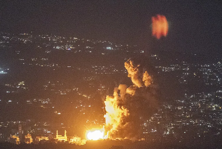 İsrail Beyrut’u ateşe verdi! Gece boyu peş peşe saldırılar: Medya merkezi vuruldu!