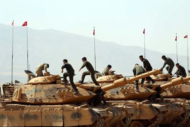 Silopi'de tanklara böyle bakım yaptılar