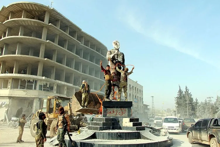 TSK ve ÖSO birlikleri Afrin şehir merkezine girdi