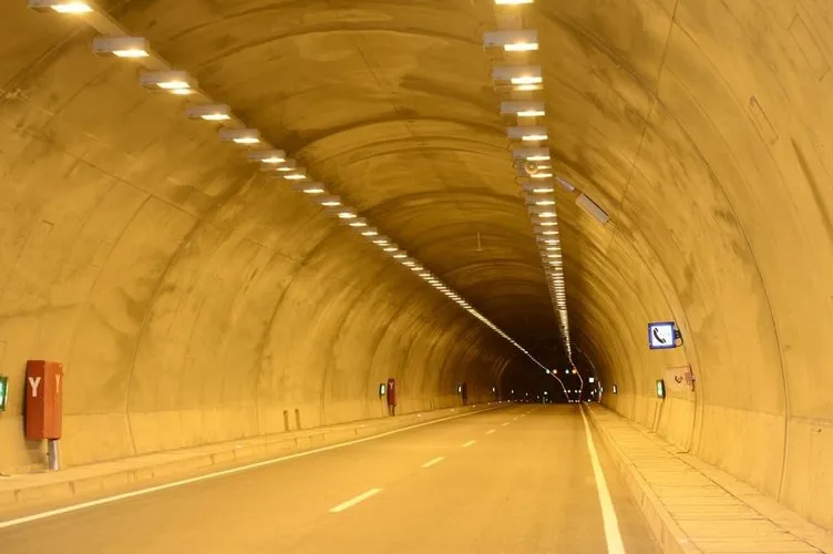Karahan Tüneli’nden araç geçişleri başladı  .