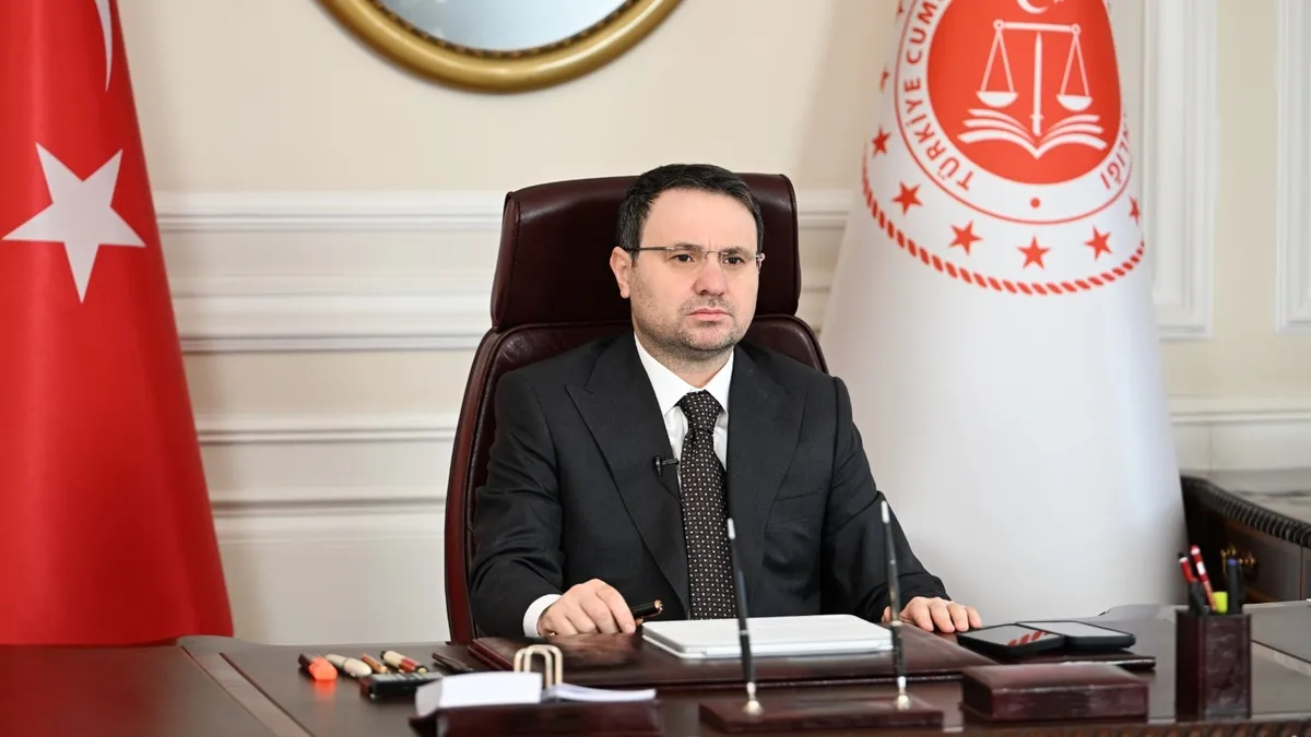 Bakan Gürlek: “Korku ve güvensizlik oluşturmayı amaçlayan dezenformasyonlara karşı hukuki işlemler titizlikle sürüyor” Bakan Gürlek: “Korku ve güvensizlik oluşturmayı amaçlayan dezenformasyonlara karşı hukuki işlemler titizlikle sürüyor”