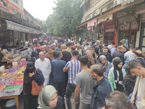 sanliurfada-bayram-alisverisi-1651411993534.jpg