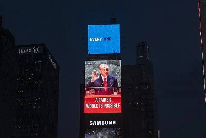 Başkan Erdoğan’ın ünlü sözü New York’un kalbinde: Dünya Beşten Büyüktür