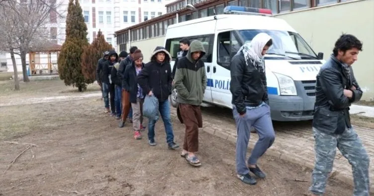 Erzincan’da 34 düzensiz göçmen yakalandı