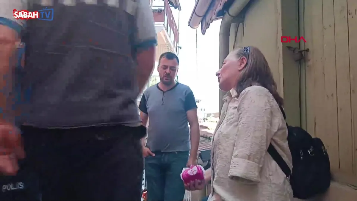 Bursa’da bir binada çıkan yangın yan binaya sıçradı: Depremde kolunu kaybeden kadın yangında evini kaybetti… videosunu izle Bursa’da bir binada çıkan yangın yan binaya sıçradı: Depremde kolunu kaybeden kadın yangında evini kaybetti… videosunu izle