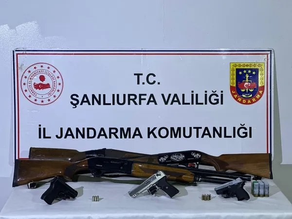sanliurfanin-3-ilcesinde-silah-kacakcilarina-operasyon-22-gozalti-1744443090309.jpg