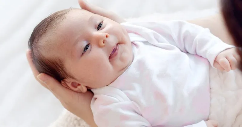 bebeginizin 2 ay gelisimi bilincli gulucuk atar bebek haberleri