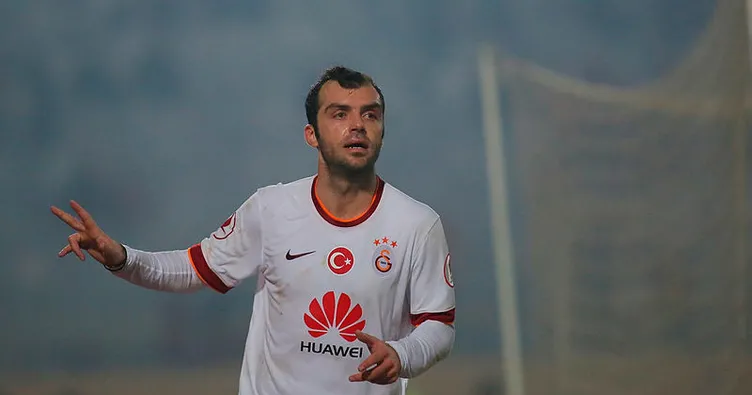 Eski G.Saraylı Pandev futbolu bıraktı!