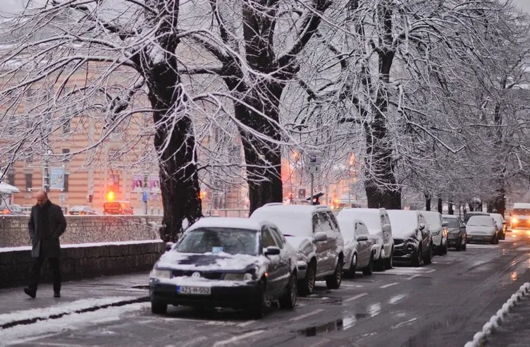 Saraybosna’da mevsimin ilk karı yağdı