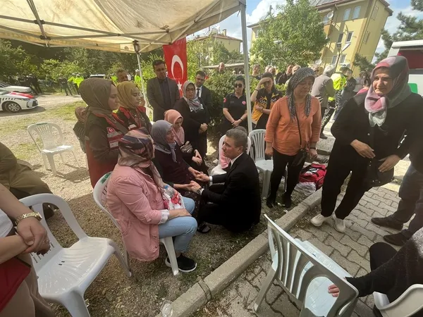 sehit-polis-memuru-yonuz-memleketi-afyona-ugurlandi-1714420040268.jpg