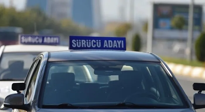 Son dakika | Ehliyet alımı değişiyor mu? Bakan Yerlikaya’dan sürücü kursları açıklaması! Trafikte yeni dönem başlıyor