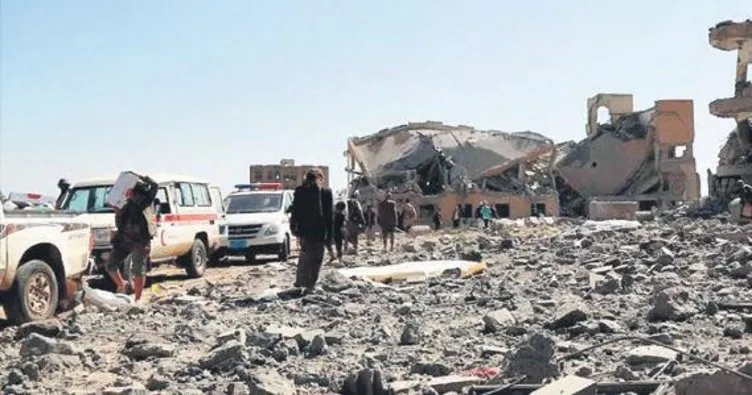 Husiler’den askeri kampa hava saldırısı: 87 ölü