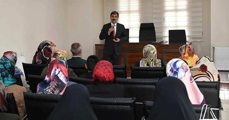 Başkan Asya’dan kursiyerlere sertifika