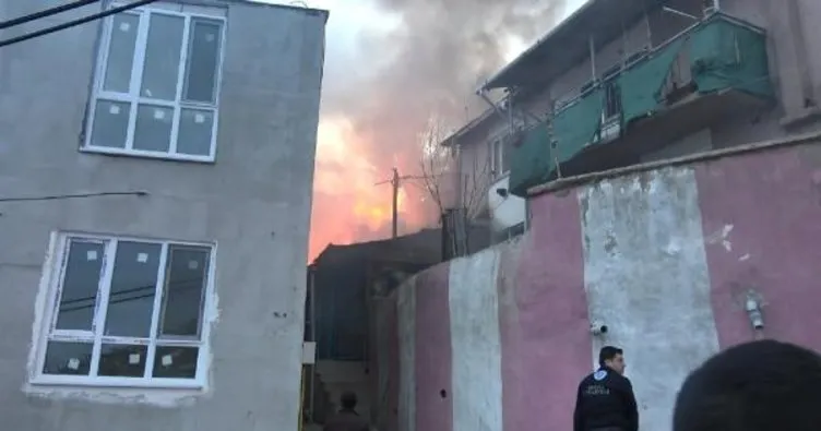 Bursa’da korku dolu anlar: İki ev yandı