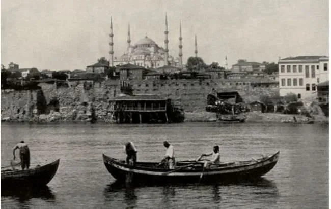 İstanbul sokakları 100 yıl önce böyleydi