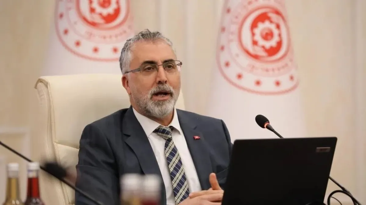 Bakan Işıkhan: İŞKUR Gençlik Programı’na 483 bin 331 başvuru aldık Bakan Işıkhan: İŞKUR Gençlik Programı’na 483 bin 331 başvuru aldık
