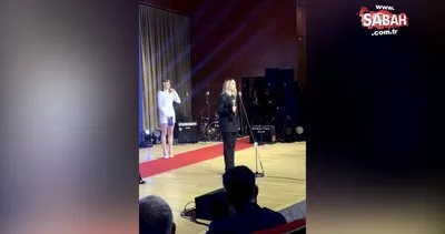 Gülçin Ergül katıldığı ödül töreninde sesi titreyerek konuştu: Ödülü sevgilim için… | Video