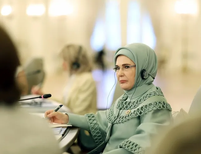 1783523345705.jpg Emine Erdoğan, lider eşlerini Çankaya Köşkü'nde ağırladı