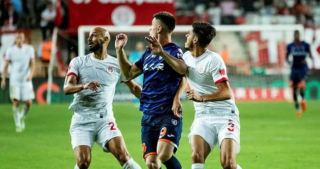 Antalyaspor sahasında Başakşehir’i mağlup etti Antalyaspor sahasında Başakşehir’i mağlup etti