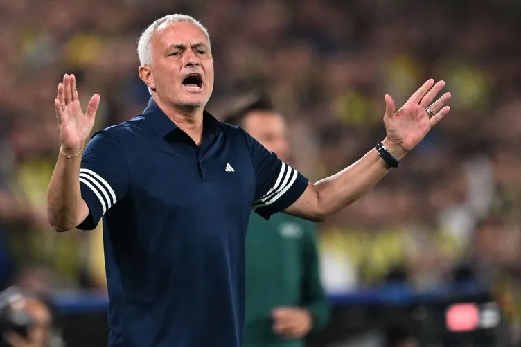 Ahmet Çakar’dan Fenerbahçe maçı sırasında sert sözler! Onun bir senesini yemiş