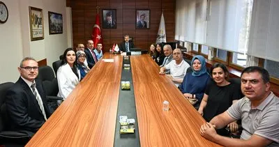 Uşak Valisi Ergün, 500 tam puan alan öğrencilerle bir araya geldi #usak