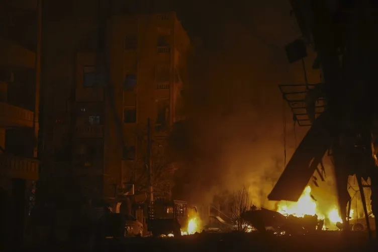 Suriye iç savaşı yeniden canlandı: Muhalifler hızla ilerliyor! İsrail’den müdahale uyarısı