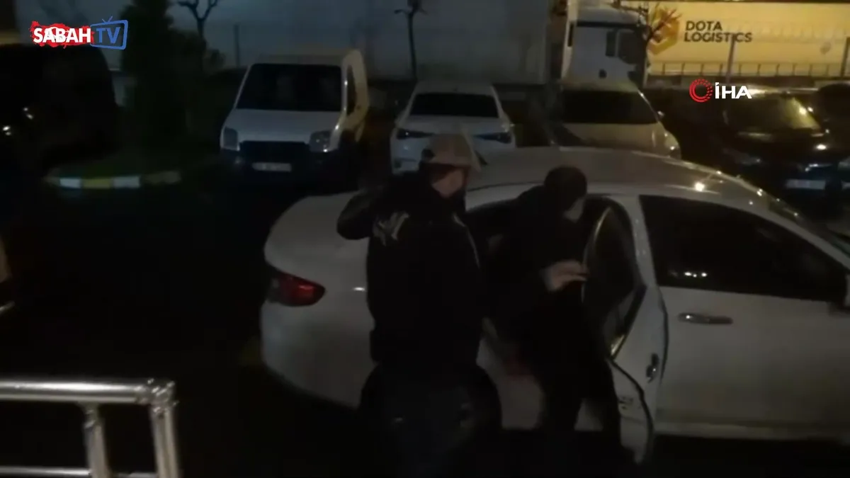 İstanbul ve Adana’da DEAŞ operasyonu: 10 gözaltı | Video videosunu izle İstanbul ve Adana’da DEAŞ operasyonu: 10 gözaltı | Video videosunu izle