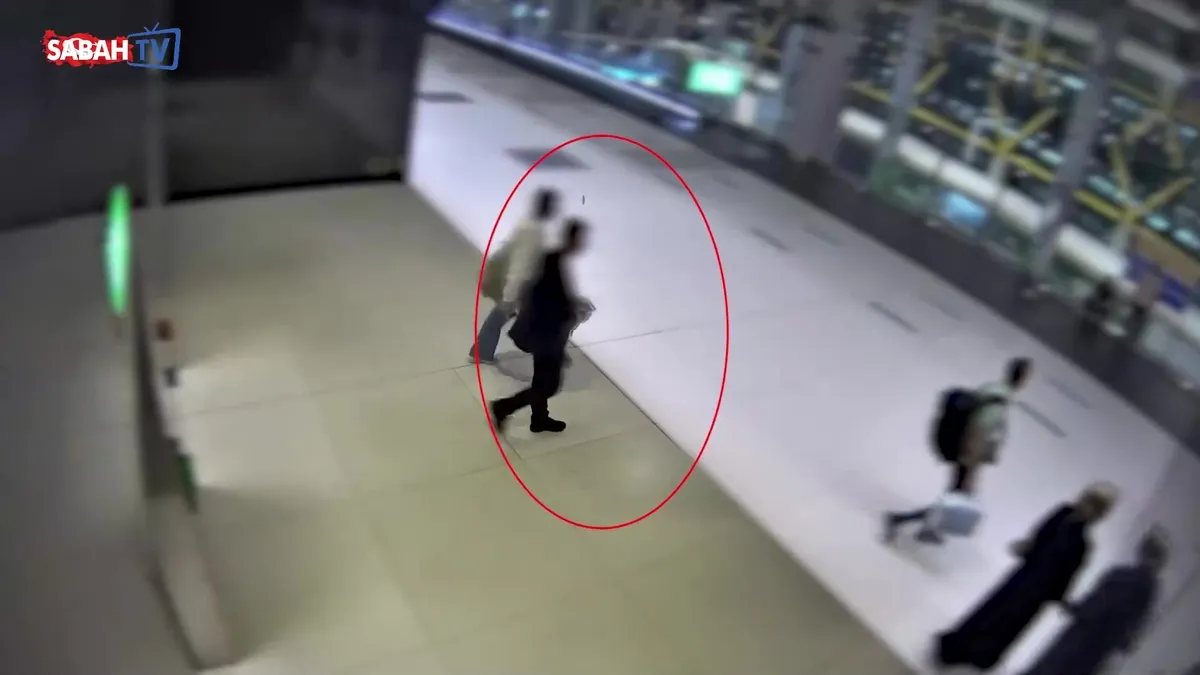 20 bin liralık ölüm yolculuğu! Uyuşturucu kuryesinin midesindeki kapsüller patlamak üzereydi | Video videosunu izle 20 bin liralık ölüm yolculuğu! Uyuşturucu kuryesinin midesindeki kapsüller patlamak üzereydi | Video videosunu izle