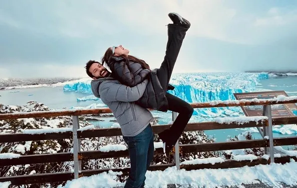 Yıllar geçiyor onların aşkları bitmiyor! Özge Gürel’e Serkan Çayoğlu’ndan sürpriz kutlama: Bakın aşkını bir kez daha nasıl ilan etti...