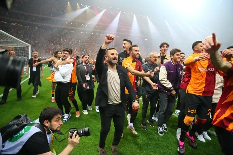 Son dakika Galatasaray haberleri: Okan Buruk’un yeni prensi dünya devinden geliyor! Yıldız transfer için Erden Timur İstanbul’da görüştü…
